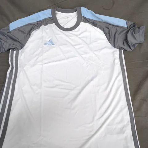 ADIDAS CLIMACOOL SLIM FIT TEE IN WHITE/GREY - LARGE