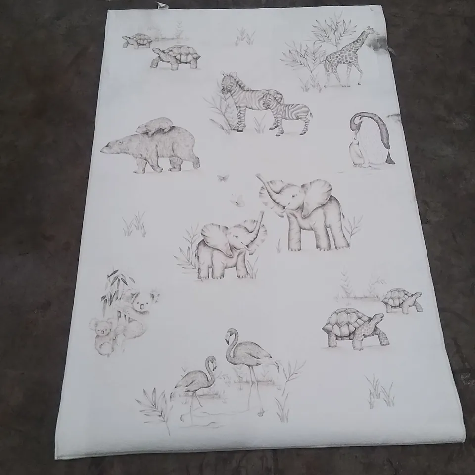 QUALITY DESIGNER AREA RUG - APPROXIMATELY 120X80CM