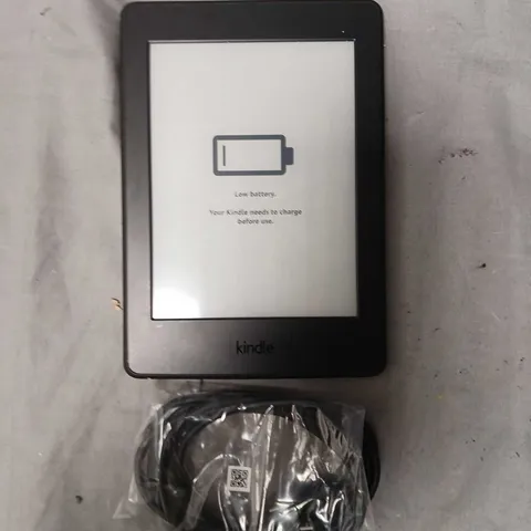 AMAZON KINDLE PAPERWHITE E-READER