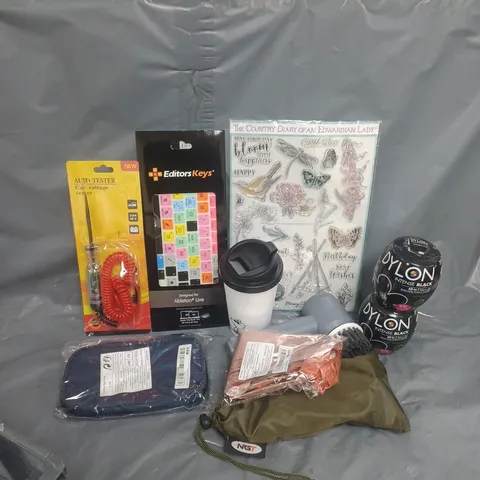 APPROXIMATELY 12 ASSORTED HOUSEHOLD ITEMS TO INCLUDE EDITORS KEYS, CAR VOLTAGE TESTER, DYLON FABRIC DYE, ETC