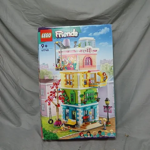 LEGO FRIENDS HEARTLAKE CITY COMMUNITY CENTRE 41748
