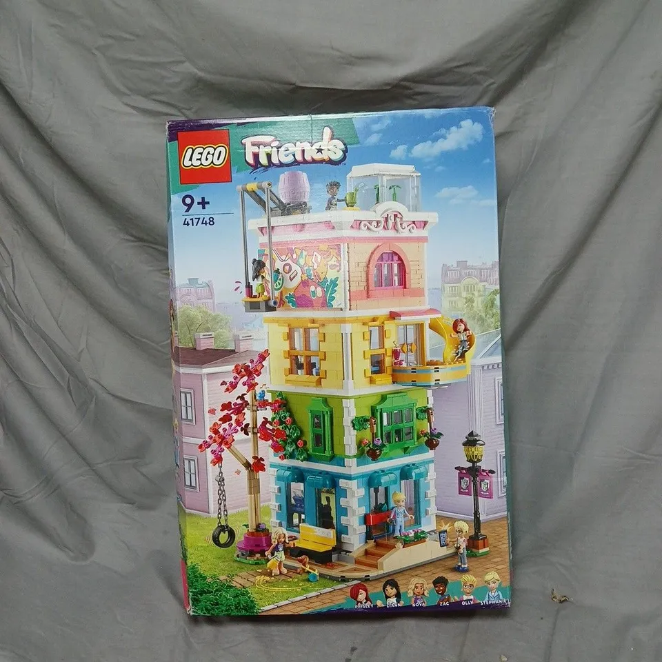 LEGO FRIENDS HEARTLAKE CITY COMMUNITY CENTRE 41748 RRP £129.99