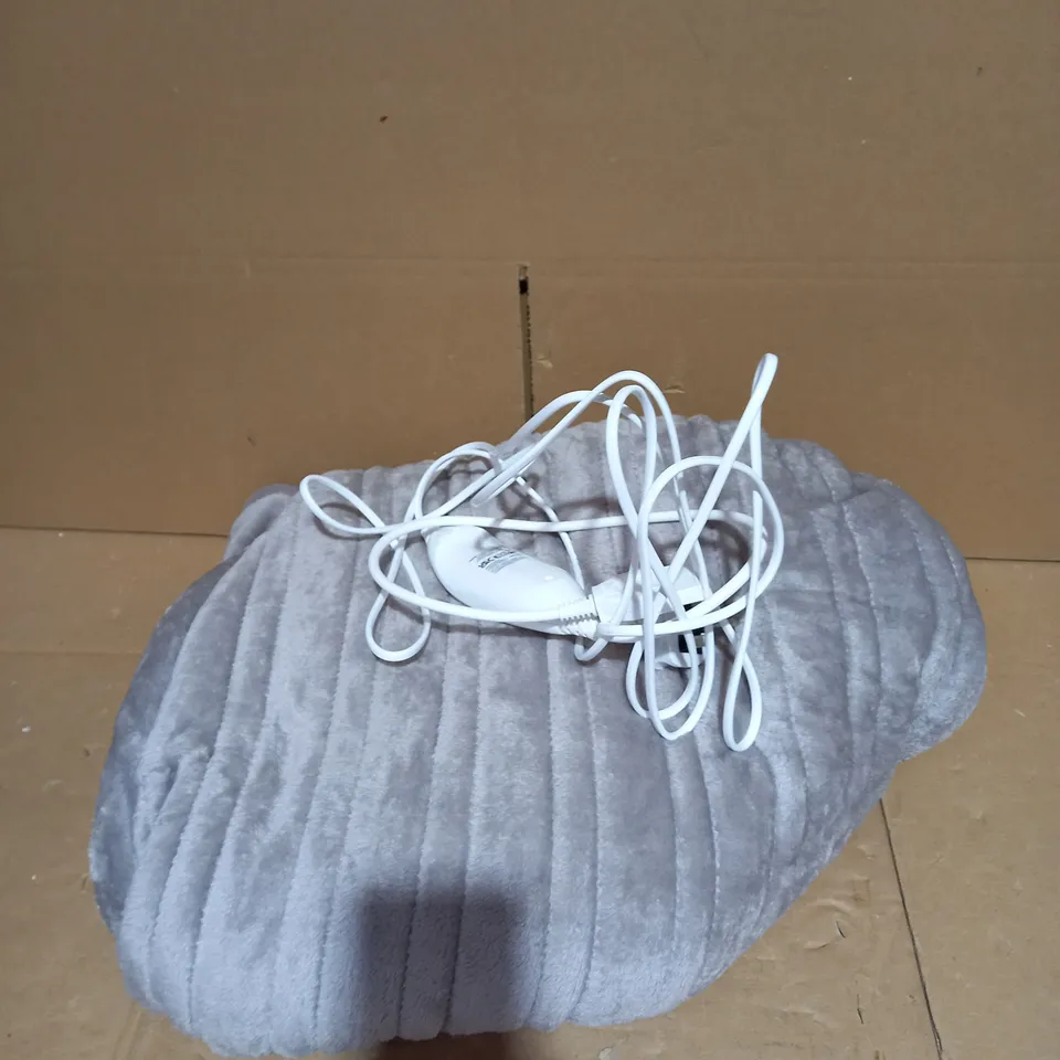 COZEE HOME HEATED PLUSH WASHABLE THROW - SILVER GREY