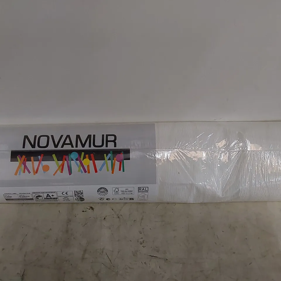 ROLL OF AREAH MODERN VERTICAL WAVE DESIGN 10m X 53cm WALLPAPER 