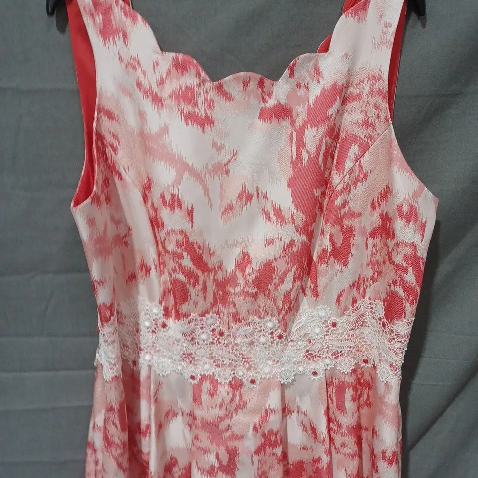MICHAELA LOUISA SLEEVELESS SHOULDER STRAP DRESS IN RED/WHITE - UK 18