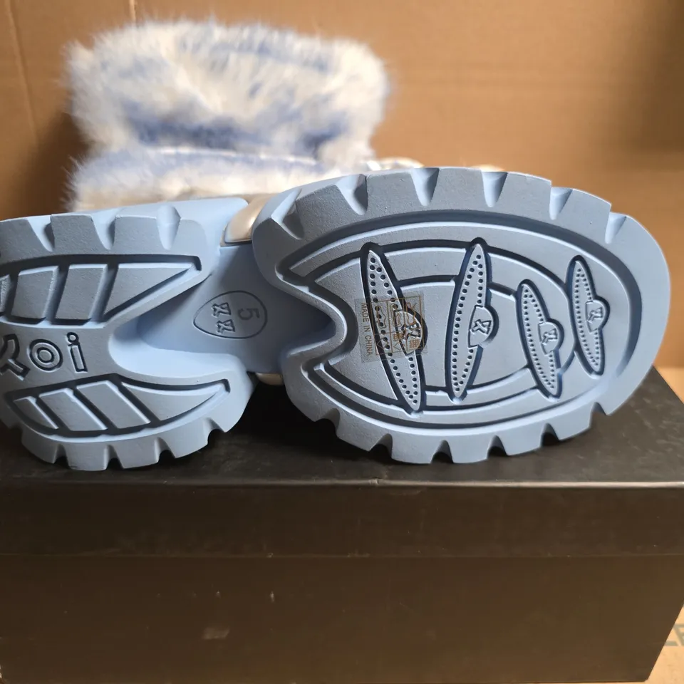 BOXED PAIR OF KOI SNOW MIKU FLUFFY MONSTER LONG BOOTS - UK SIZE 5