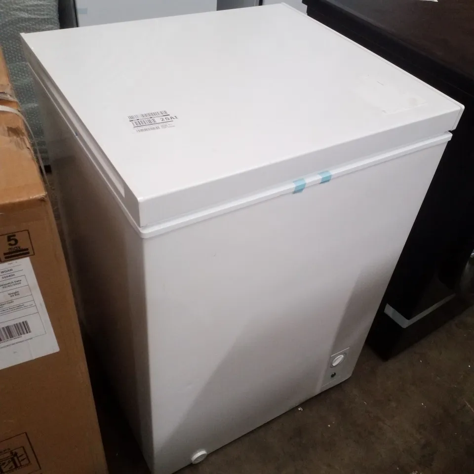 SWAN SR750130W 143L CHEST FREEZER - WHITE