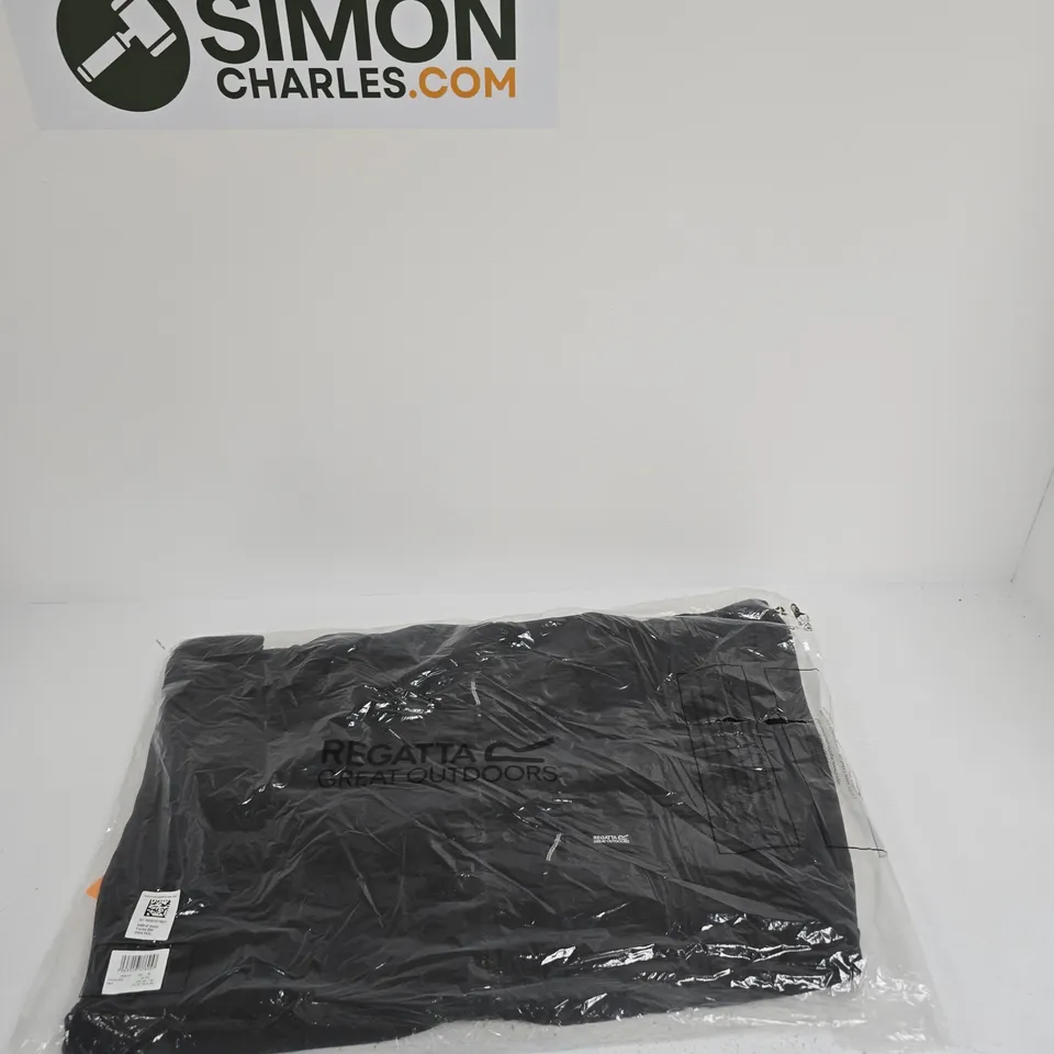 REGATTA GREAT OUTDOORS BLACK JACKET, UK 3XL (EU 62)