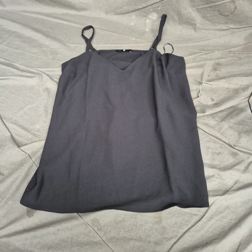 WOMEN'S BLACK SLEEVELESS CAMISOLE TOP WITH SPAGHETTI STRAPS