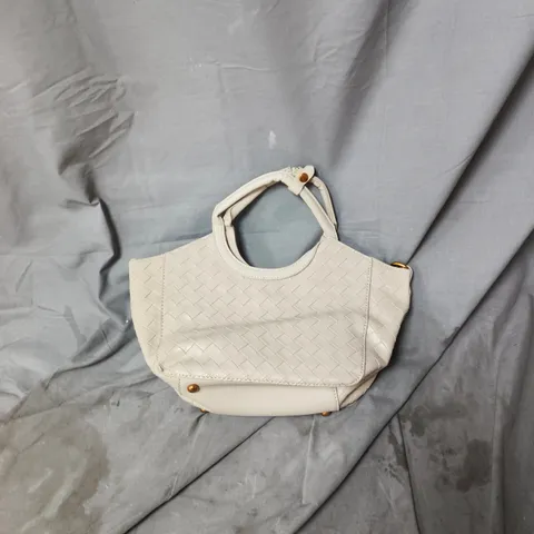 BOX OF APPROXIMATELY 12 X WHITE WOVEN HANDBAG WITH TOP HANDLE AND GOLD-TONE HARDWARE 