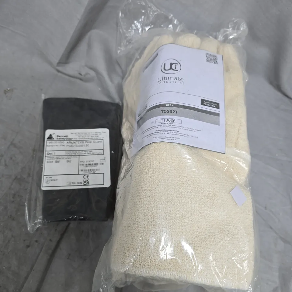 APPROXIMATELY 15 ASSORTED SAFETY CLOTHING ITEMS TO INCLUDE ARMATEX WRIST GUARDS & HEAT RESISTANT TERRYCLOTH GAUNTLETS