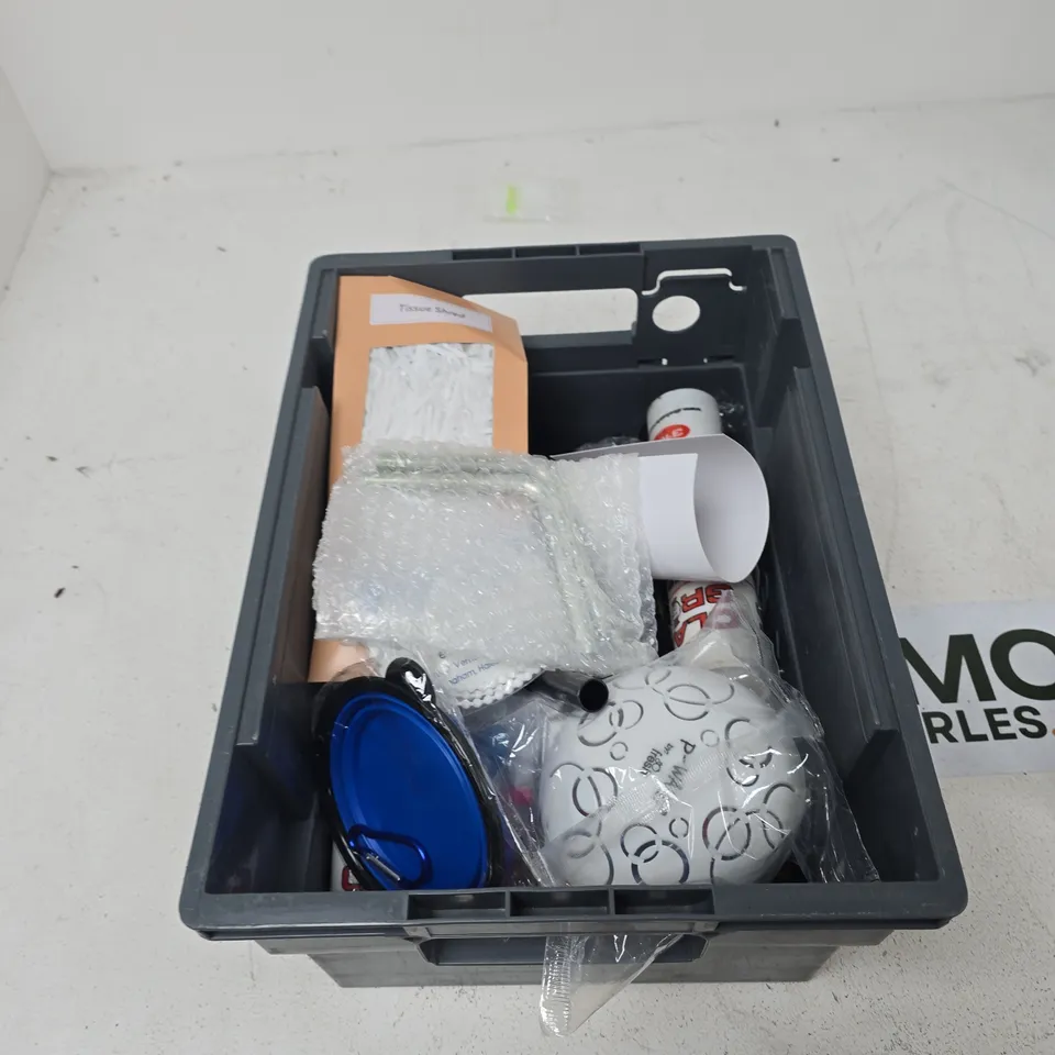TOTE OF APPROXIMATELY 12 ASSORTED ITEMS TO INCLUDE: 64X PENCIL SHARPENER