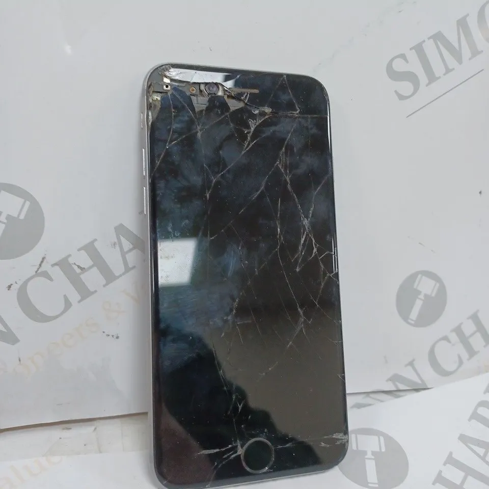 UNBOXED APPLE IPHONE 6 IN SILVER 