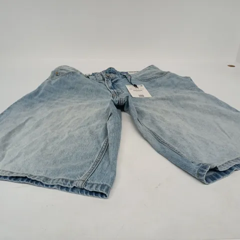BERSHKA SHORTS – LIGHT WASH DENIM, UK 10 (EU 38)
