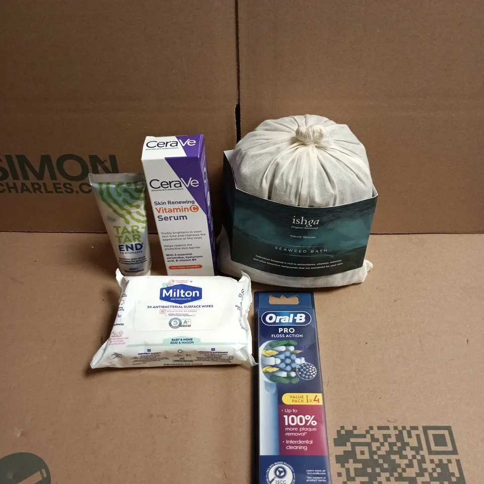 APPROXIMATELY 20 ASSORTED HEALTH AND BEAUTY PRODUCTS TO INCLUDE CERAVE SERUM - MILTON SURFACE WIPES AND ORAL-B PRO TOOTHBRUSH HEADS