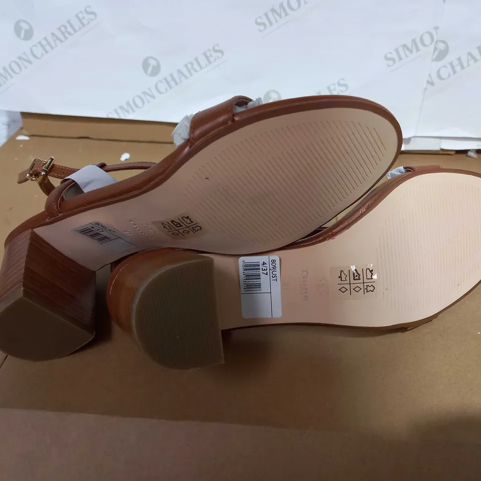 BOXED DUNE JUST HARDWARE DETAIL BLOCK HEEL SANDALS, TAN, UK 4