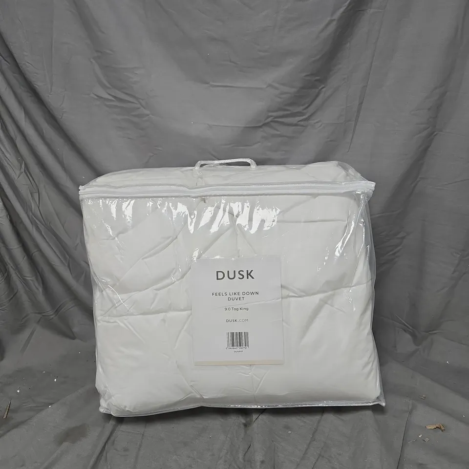 DUSK FEELS LIKE DOWN DUVET – KING, 9.0 TOG, WHITE