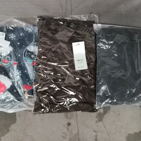 APPROXIMATELY 12 ASSORTED CLOTHING AND FASHION PRODUCTS IN VARIOUS STYLES AND SIZES - COLLECTION ONLY