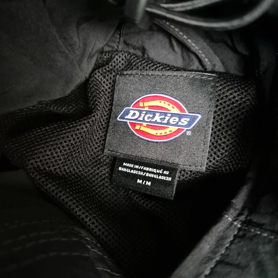 DICKIES BLACK HOODED WINDBREAKER JACKET – UK M (M/M)