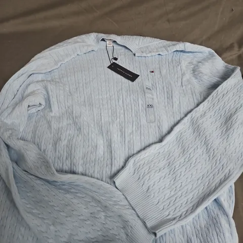 TOMMY HILFIGER LIGHT BLUE CABLE-KNIT SWEATER – XXL – MEN'S KNITWEAR