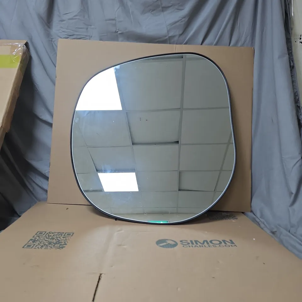 EDGED MIRROR, IRREGULAR ROUNDED-SQUARE – BOXED 