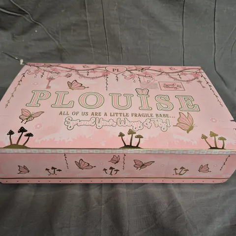 BOXED P.LOUISE - ALL OF US ARE A LITTLE FRAGILE BABE BOX SET