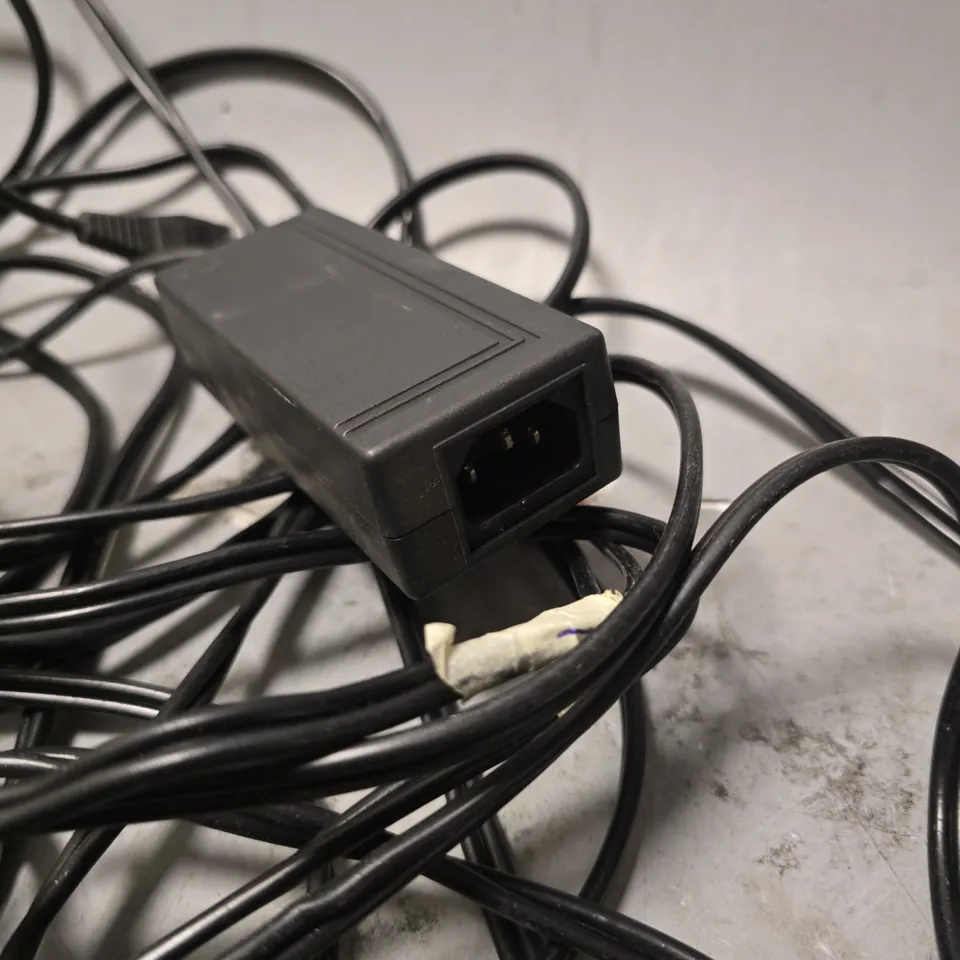 BOX OF APPROXIMATELY 10 ASSORTED ITEMS TO INCLUDE - POWER SUPPLY , LIGHTNING CABLE ETC
