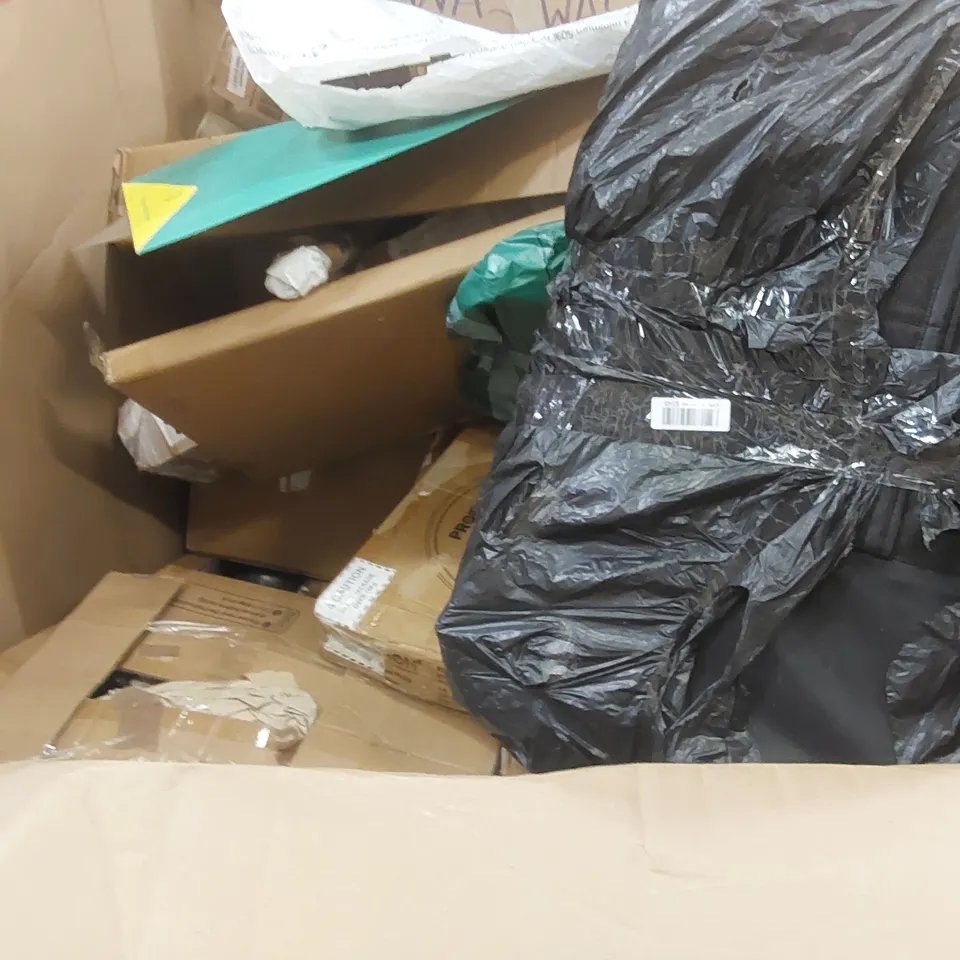 PALLET OF ASSORTED ITEMS INCLUDING: FOLDING POOL, WEIGHTS, DOOR MAT, FOLDING MATTRESS ECT