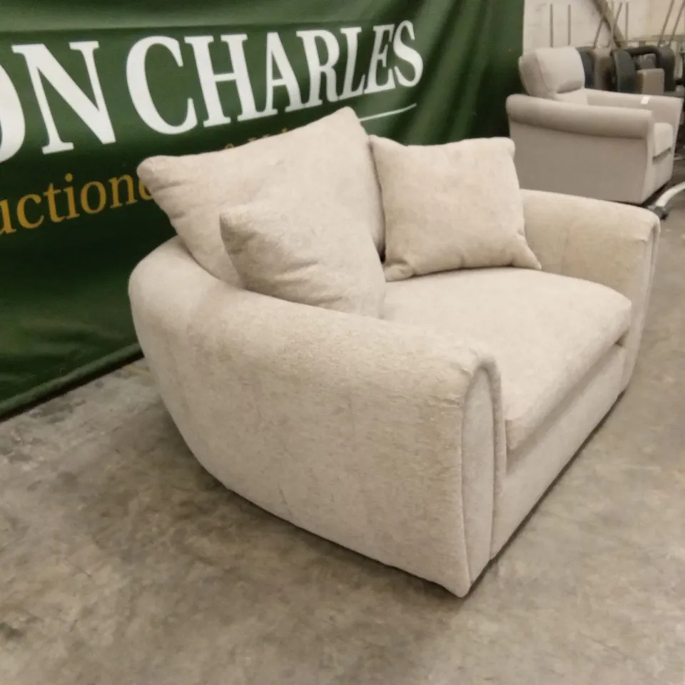 NEC BILLOW LARGE FABRIC LOVE SEAT