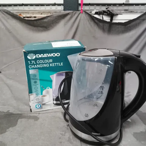 BOXED DAEWOOD 1.7L COLOUR CHANGING KETTLE 