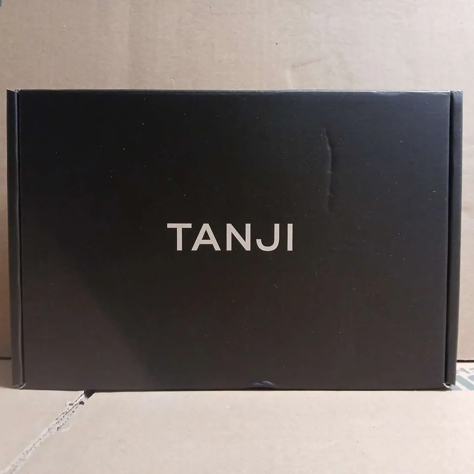 TANJI MAKE-UP MYSTERY BOX SET