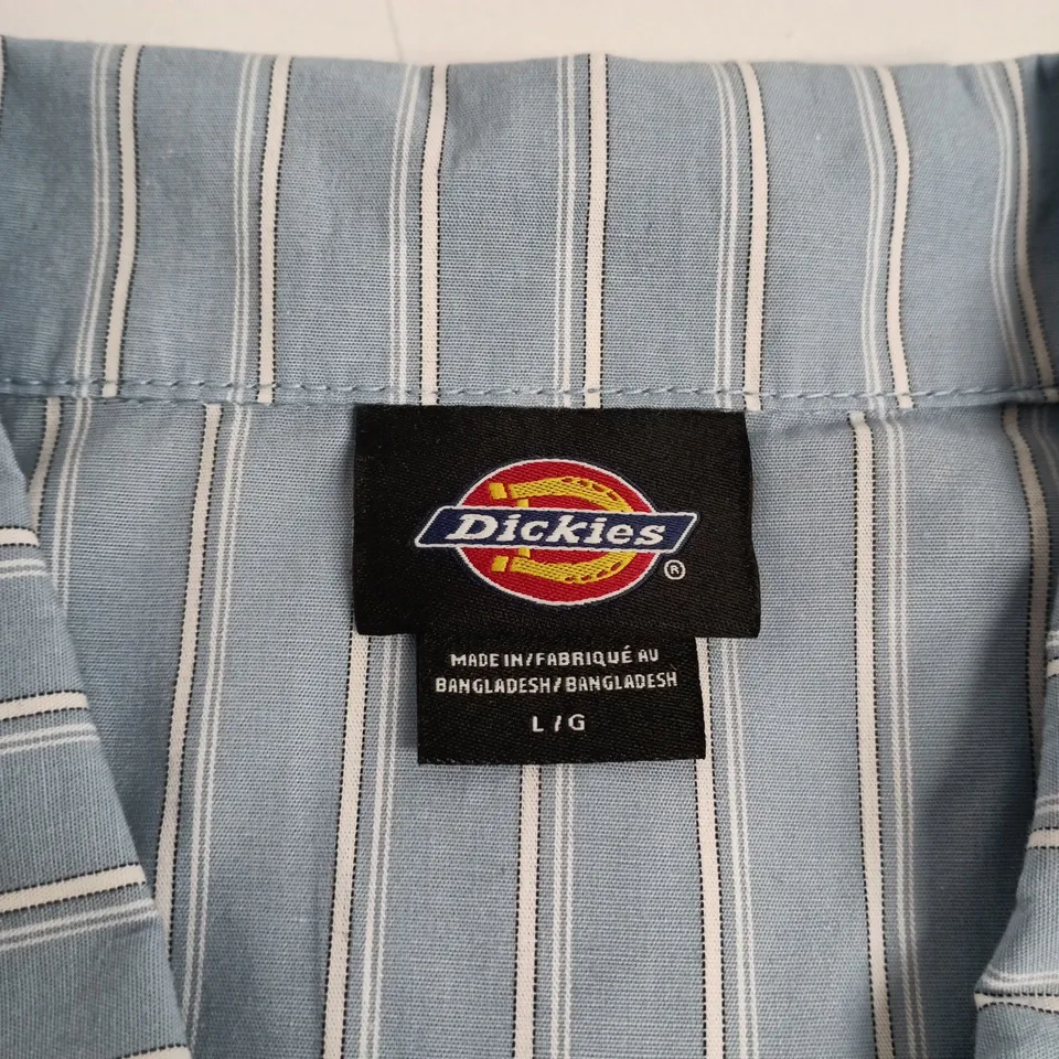 DICKIES MEN'S LIGHT BLUE STRIPED SHIRT – UK LARGE (L/G)