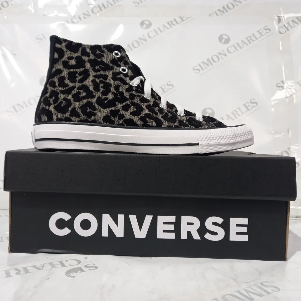 BOXED PAIR OF CONVERSE SHOES IN ANIMAL PRINT UK SIZE 5.5
