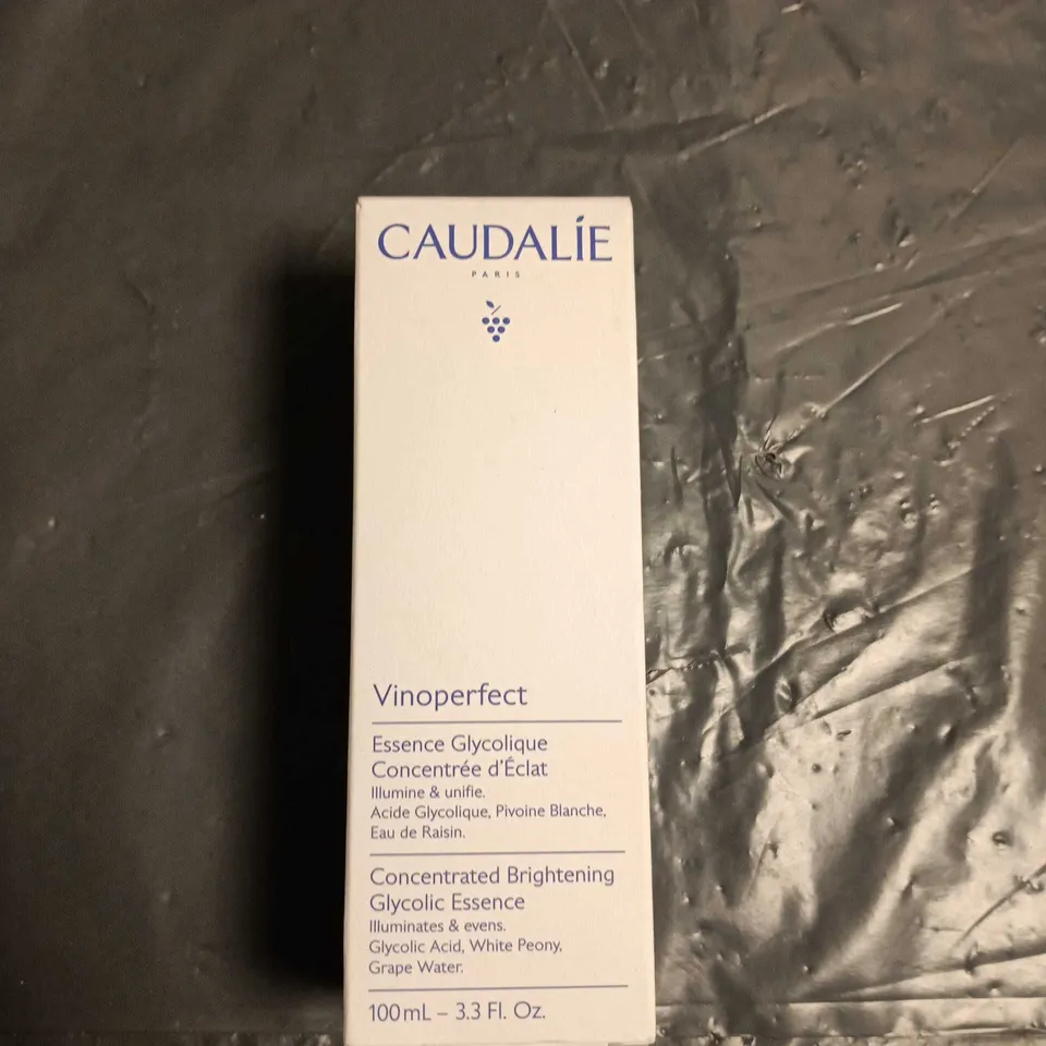 CAUDALIE VINOPERFECT GLYCOLIC BRIGHTENING ESSENCE, 100 ML