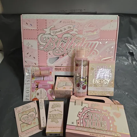 BOX OF 7 ASSORTED PLOUISE COSMETICS TO INCLUDE - TINY TOOLS BRUSH SET - MINI ME MAKEUP REMOVER - JUST A SWIPE CHERRY MICELLAR WATER - ETC