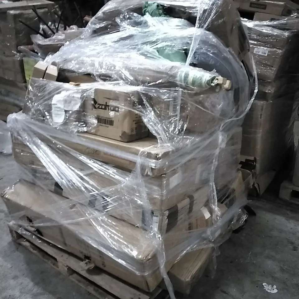PALLET OF HOUSEHOLD ITEMS TO INCLUDE ELECTRIC GLASS KETTLE,  TABLET CASES, ELECTRIC FRYER AND OTHER ASSORTED ITEMS...