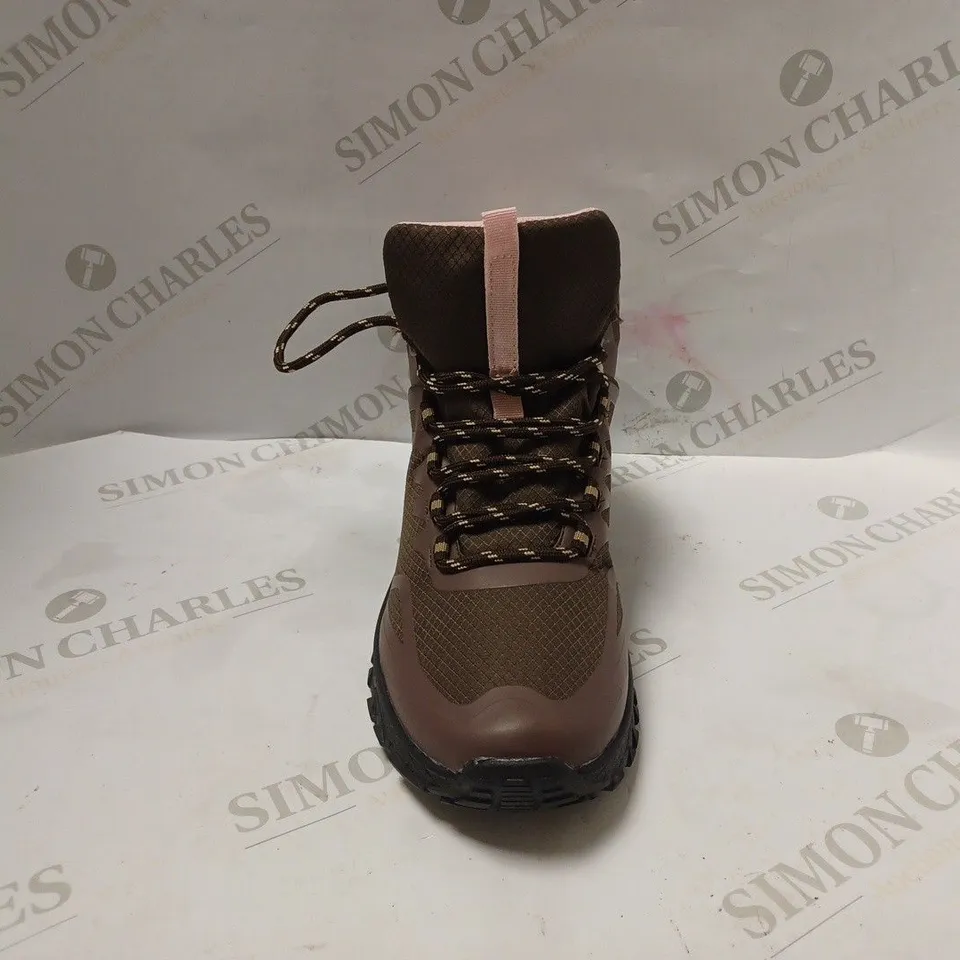 UNBRANDED WATER RESISTANTS WALKING BOOTS IN BROWN - EU 40 
