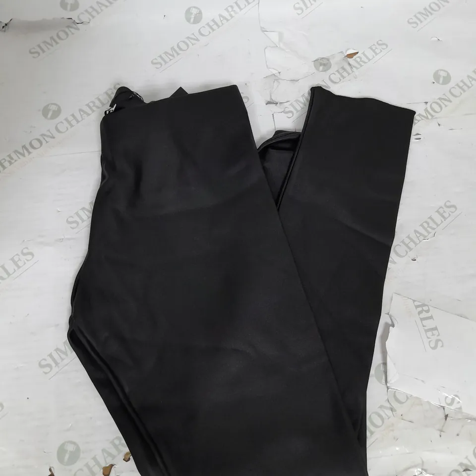 ZARA STRETCH PLEATHER LEGGINGS IN BLACK SIZE L