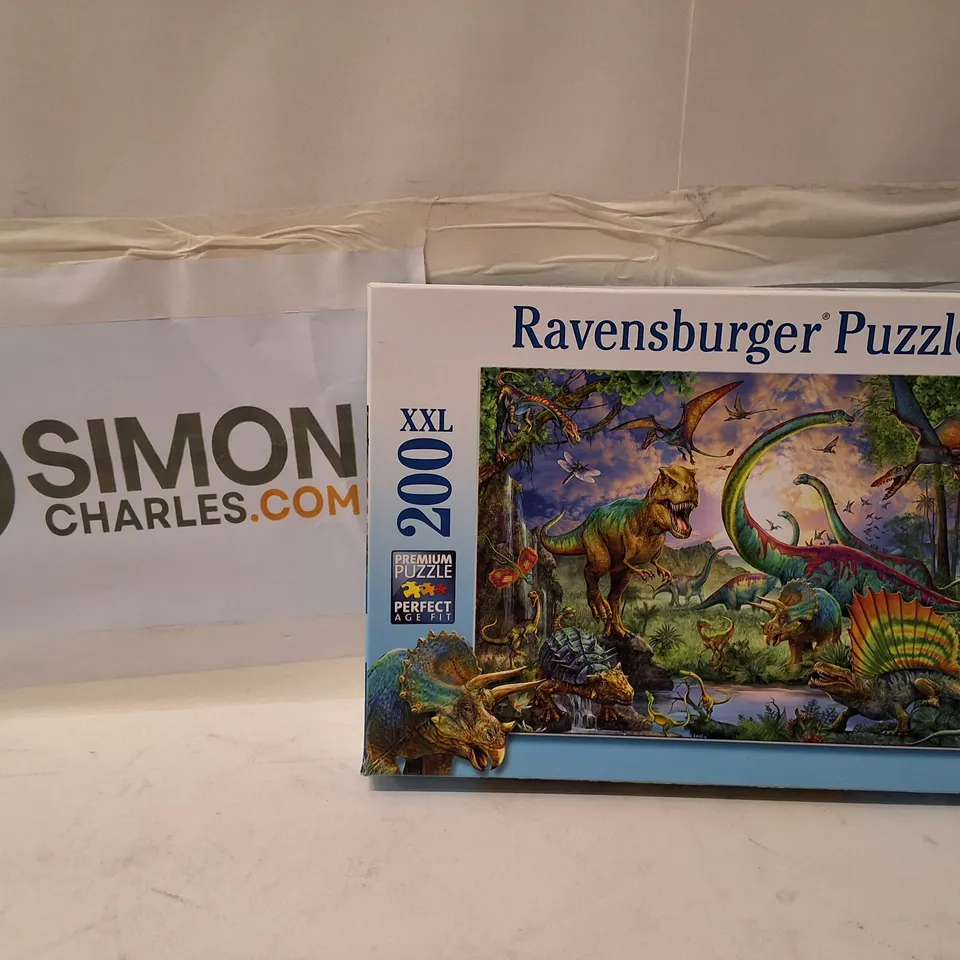 RAVENSBURGER PUZZLE XXL 200 – DINOSAUR SCENE (AGE 6+)