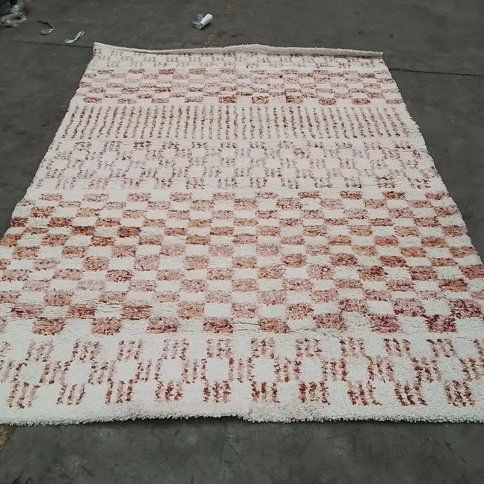 QUALITY DESIGNER AREA RUG - APPROXIMATELY 230X160CM