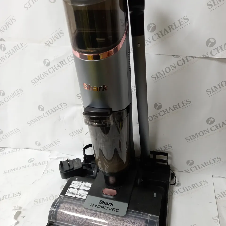 BOXED SHARK HYDROVAC HARD FLOOR WET & DRY CORDLESS CLEANER WD210UK