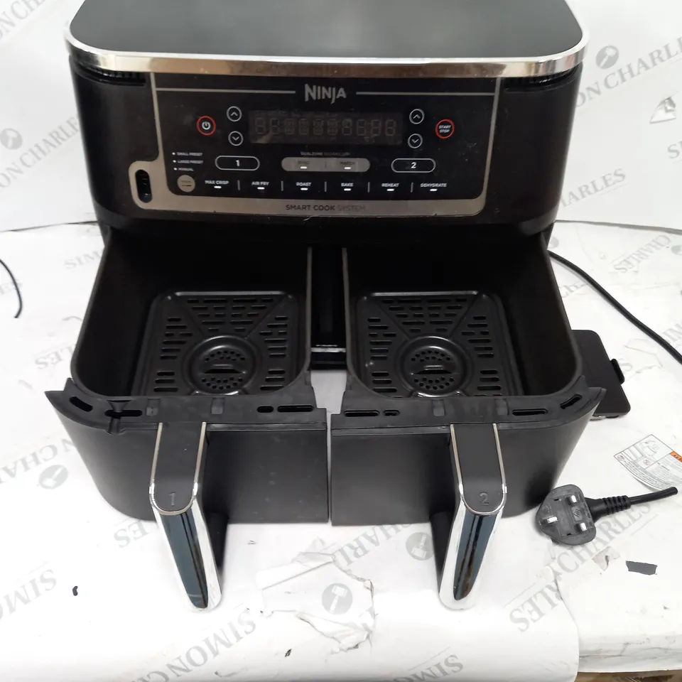 BOXED NINJA FOODI MAX DUAL ZONE AIR FRYER