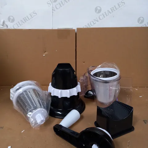 COOKS ESSENTIALS GRATRER AND SLICER