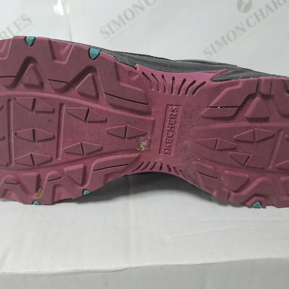 SKECHERS TRAIL TEAINERS BLACK SIZE 6