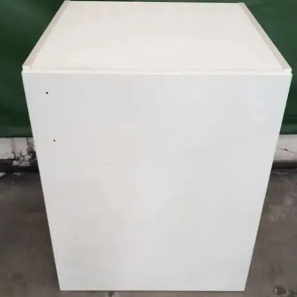 PALLET OF ASSORTED WHITE SINGLE BASE UNITS