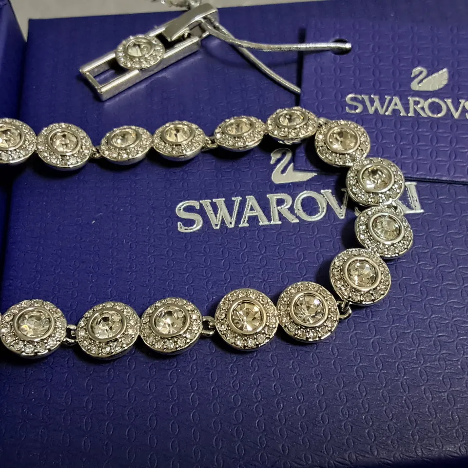 SWAROVSKI EARRINGS AND NECKLACE SET IN GIFT BOX
