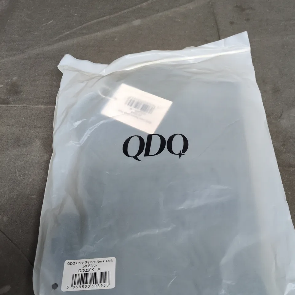 QDQ CORE SQUARE NECK TANK TOP – JET BLACK– SIZE M 