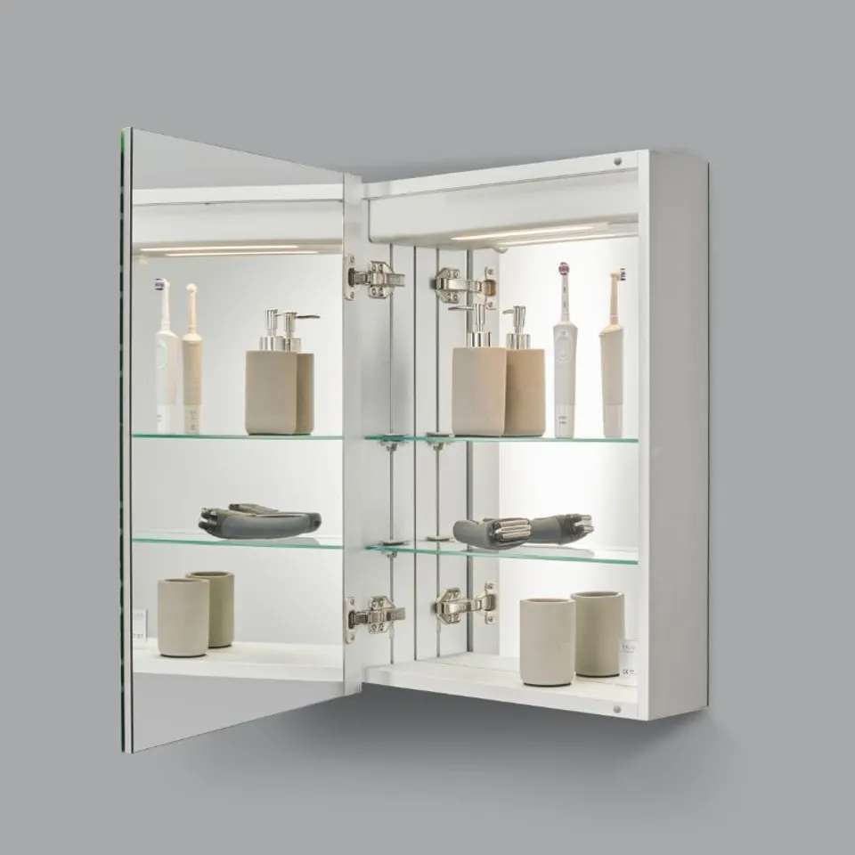 BRAND NEW BOXED RISEN 500 x 700 STAR LIT LED ALUMINIUM MIRROR CABINET - C57.7503 (1 BOX)