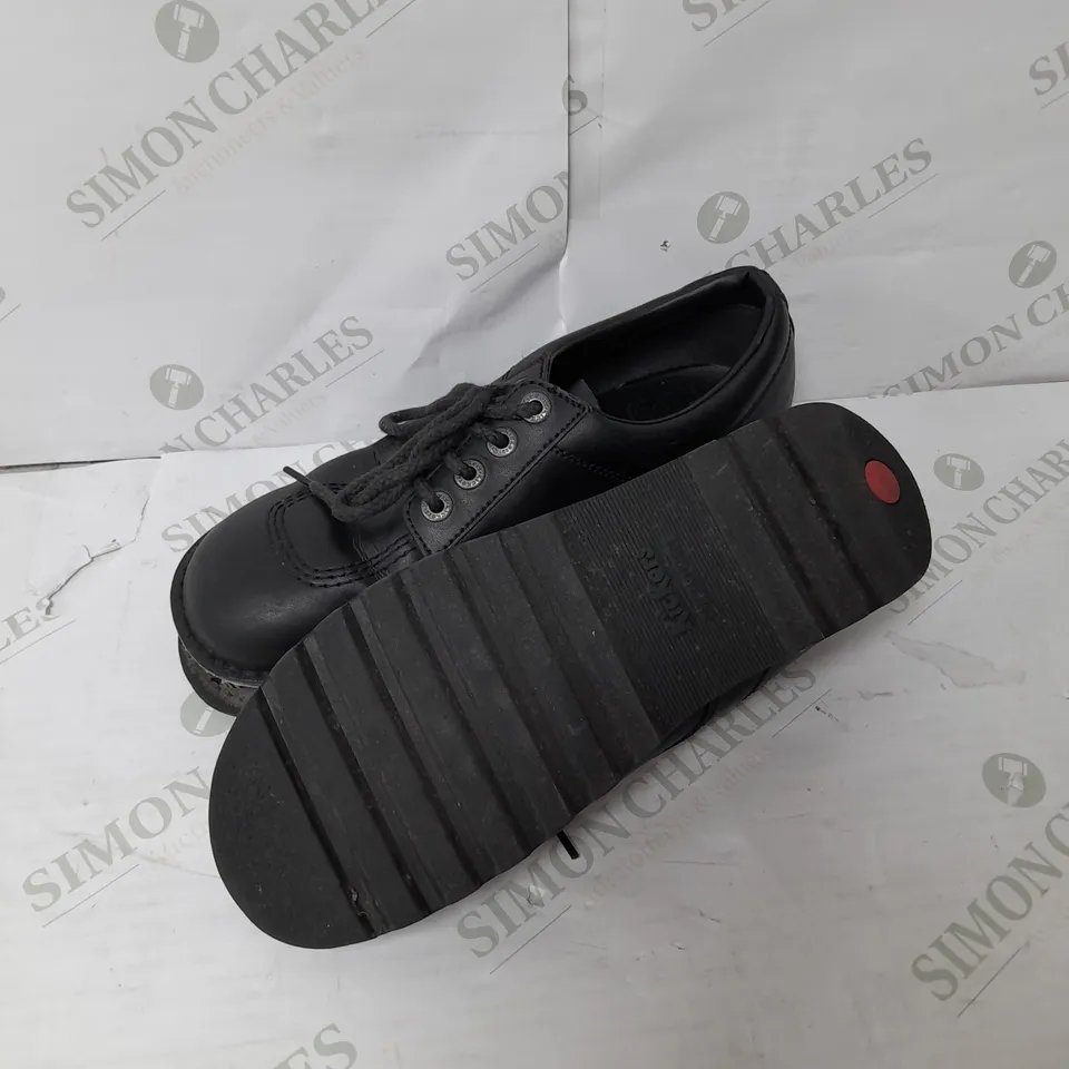KICKERS SCHOOL SHOES IN BLACK SIZE 9