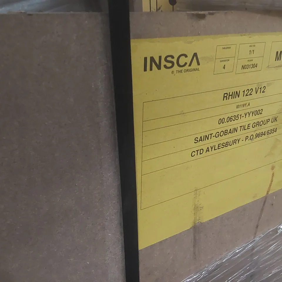 PALLET CONTAINING COMMERCIAL DISPLAY UNIT PARTS